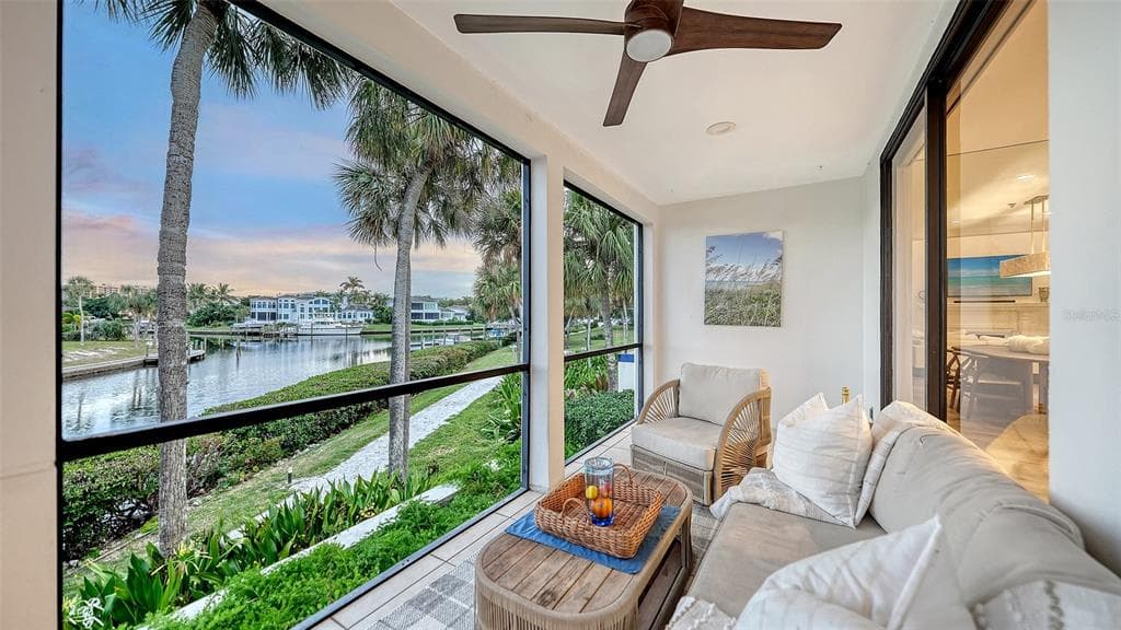1916 HARBOURSIDE DRIVE 804 photo 22