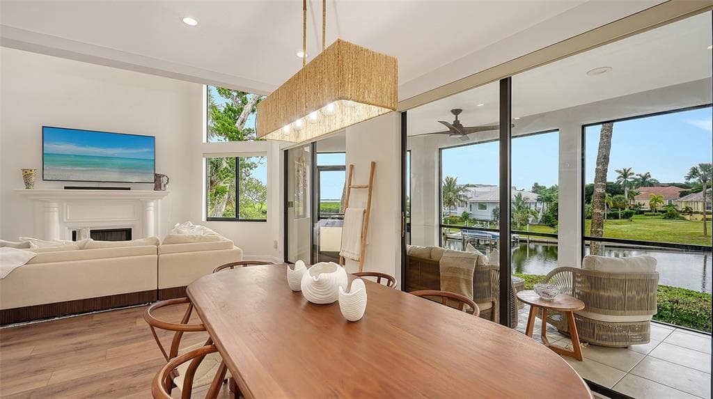 1916 HARBOURSIDE DRIVE 804 photo 14