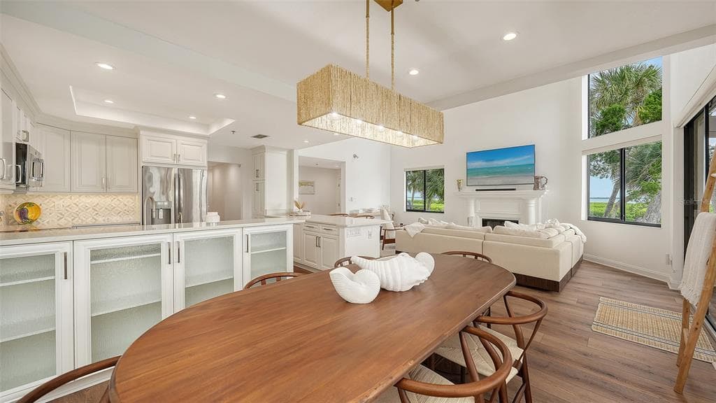 1916 HARBOURSIDE DRIVE 804 photo 19