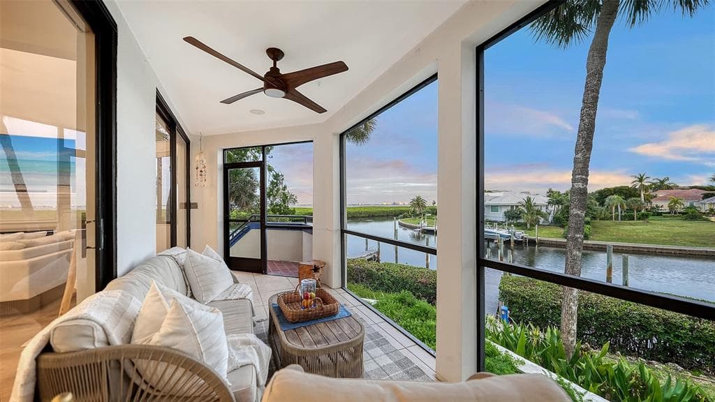1916 HARBOURSIDE DRIVE 804 photo 21