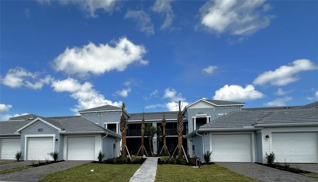 14271 HERITAGE LANDING BOULEVARD 1523 photo 2