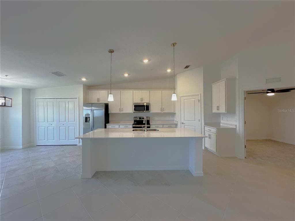 14271 HERITAGE LANDING BOULEVARD 1523 photo 13
