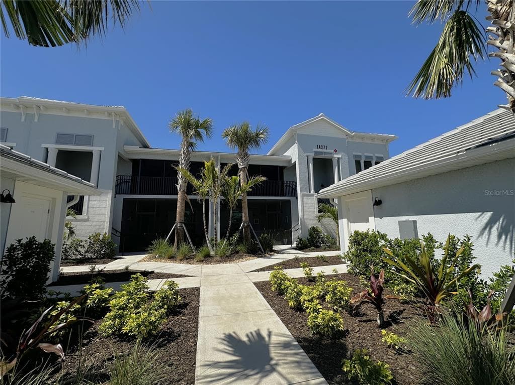 14271 HERITAGE LANDING BOULEVARD 1523 photo 1