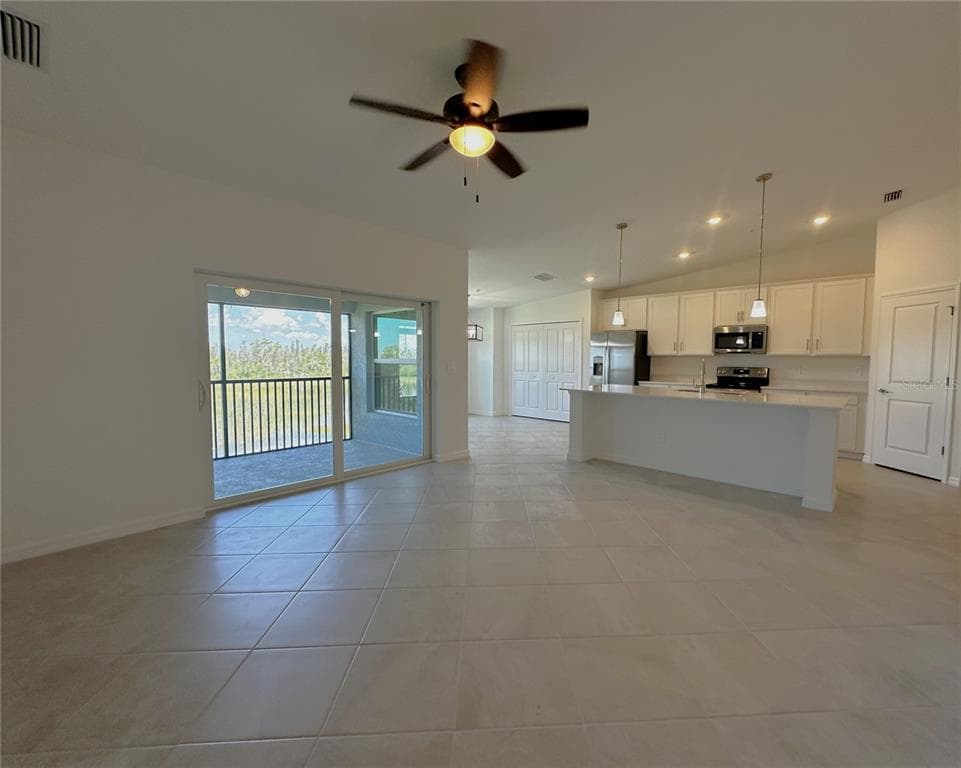 14271 HERITAGE LANDING BOULEVARD 1523 photo 10