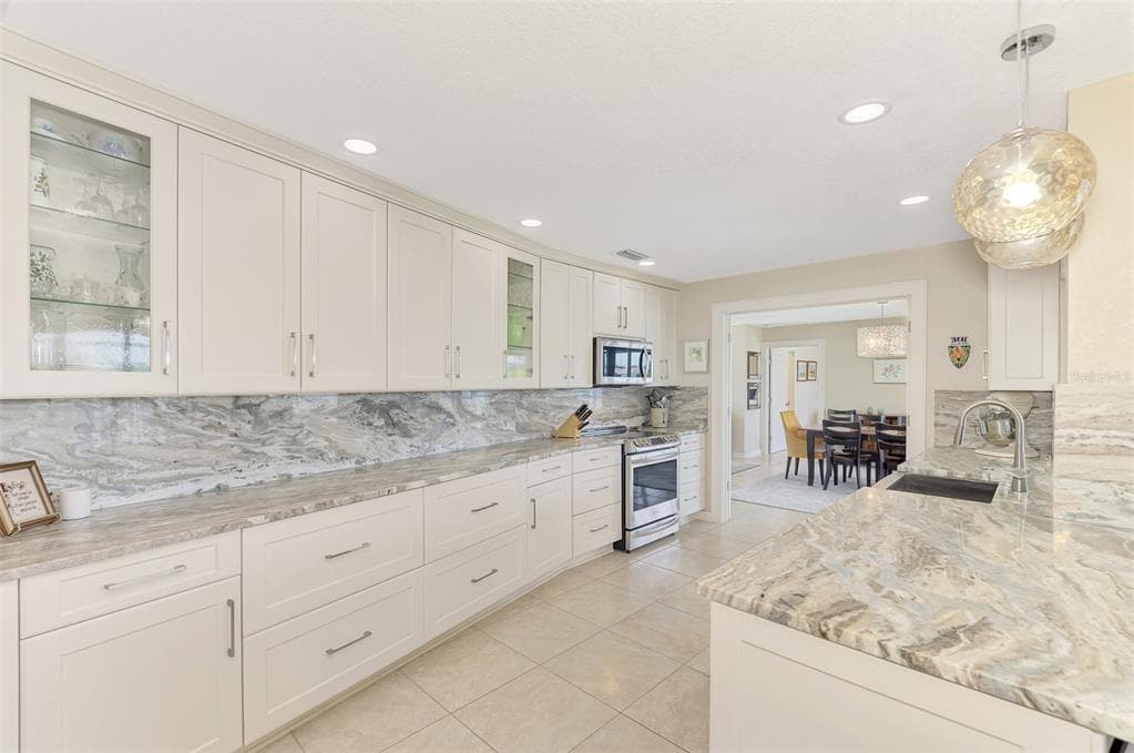 1830 RAINTREE LANE photo 24