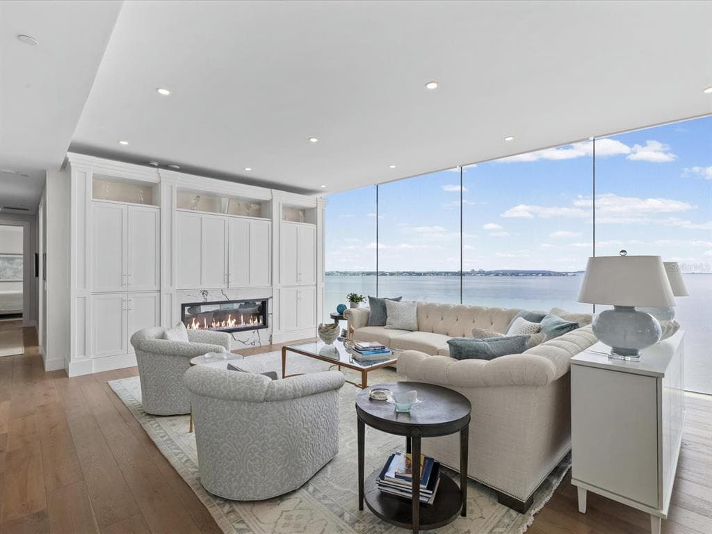2619 BAYSHORE BOULEVARD 900 photo 3