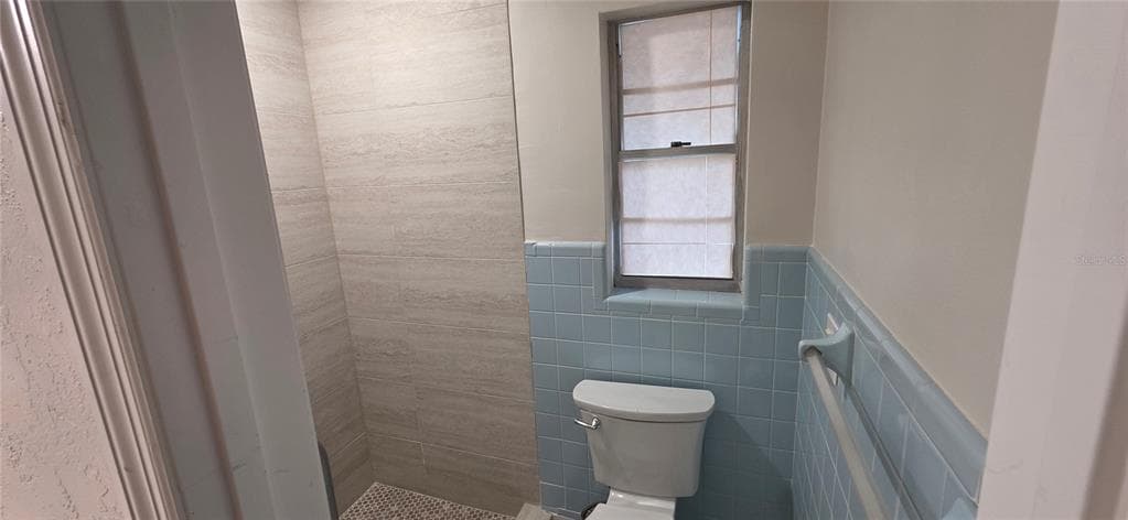 34 WISTERIA DRIVE photo 18