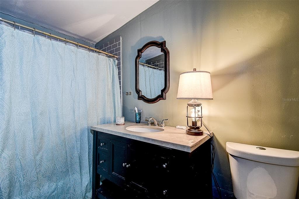 7033 CREEK DRIVE photo 23