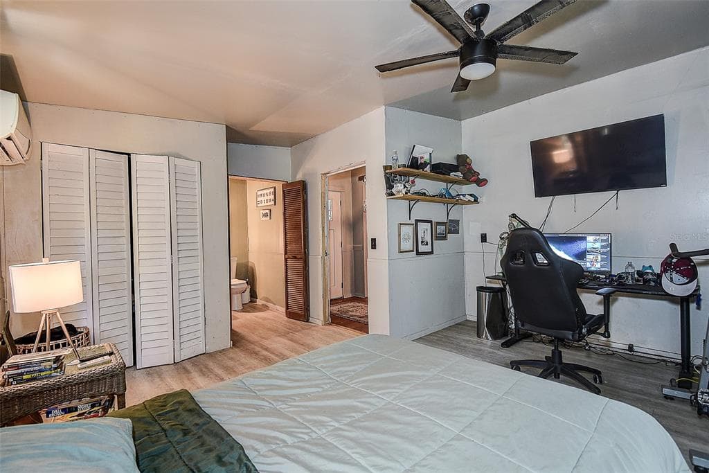 7033 CREEK DRIVE photo 22