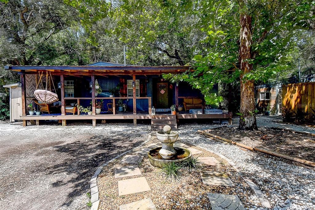 7033 CREEK DRIVE photo 3