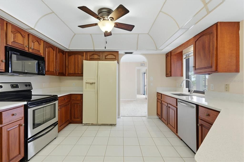 12403 MINOT AVENUE photo 14