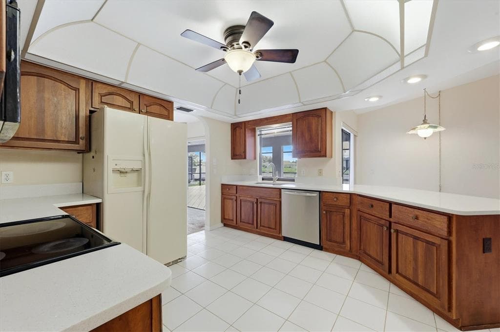 12403 MINOT AVENUE photo 15