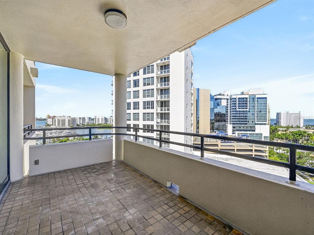 1255 N GULFSTREAM AVENUE 1101 photo 4