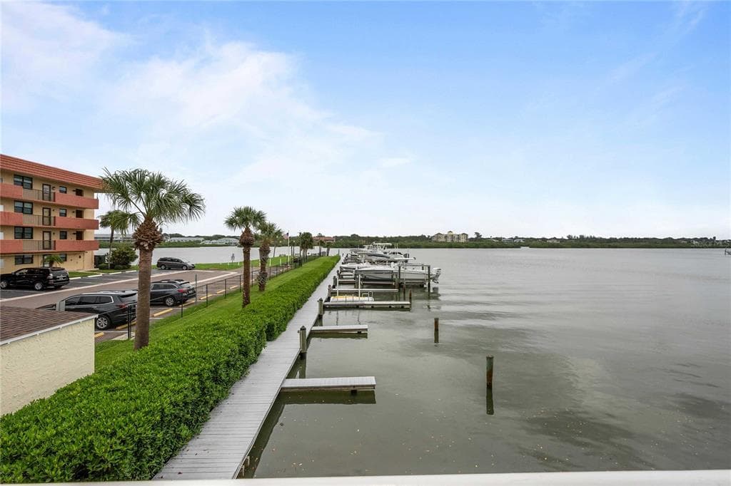 19651 GULF BOULEVARD B2 photo 21