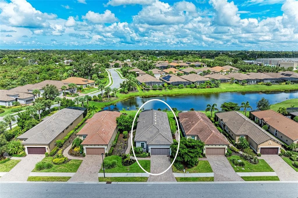 8737 BELLUSSI DRIVE photo 3