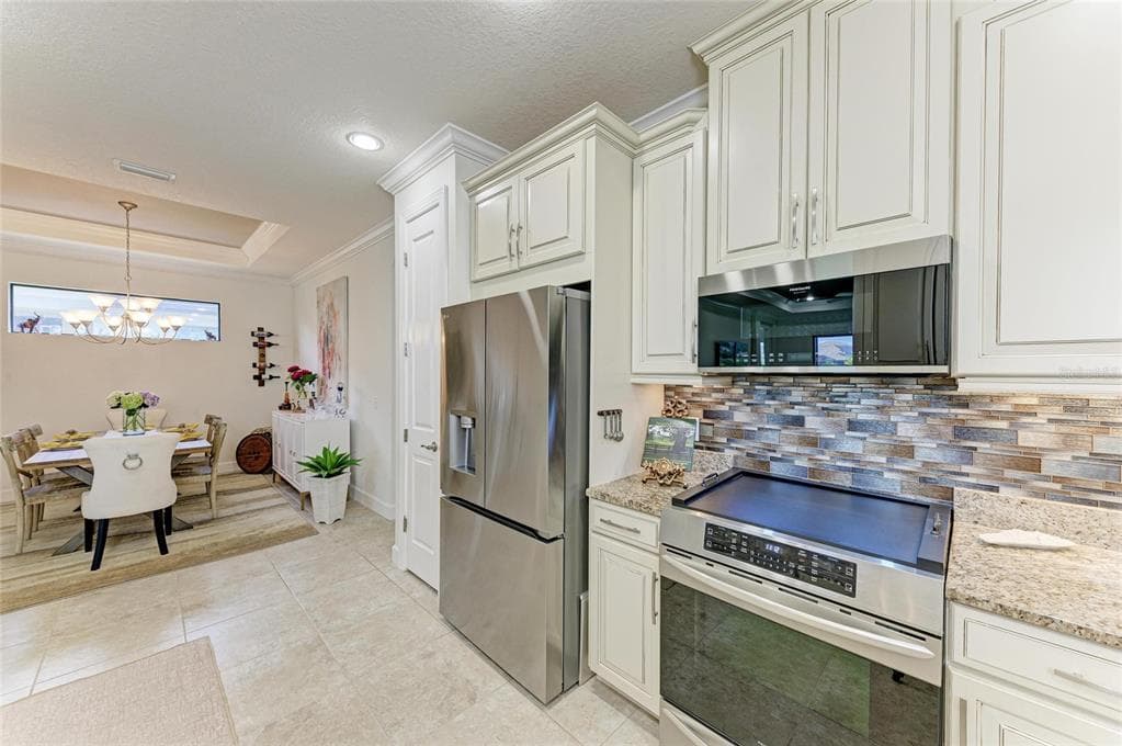 8737 BELLUSSI DRIVE photo 20