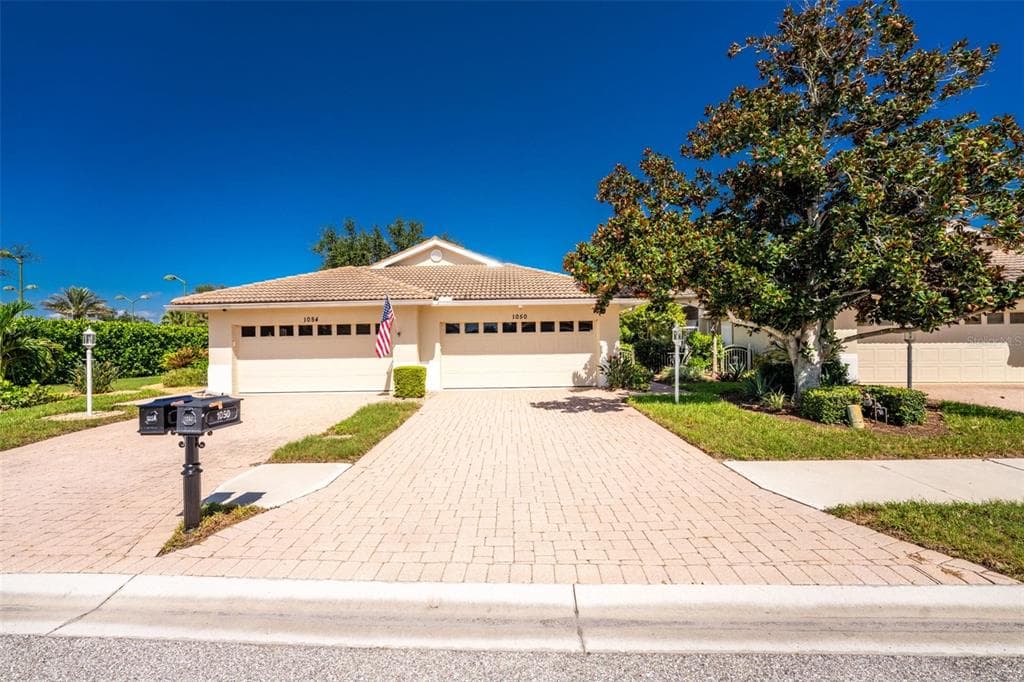 1050 YOSEMITE DRIVE photo 2