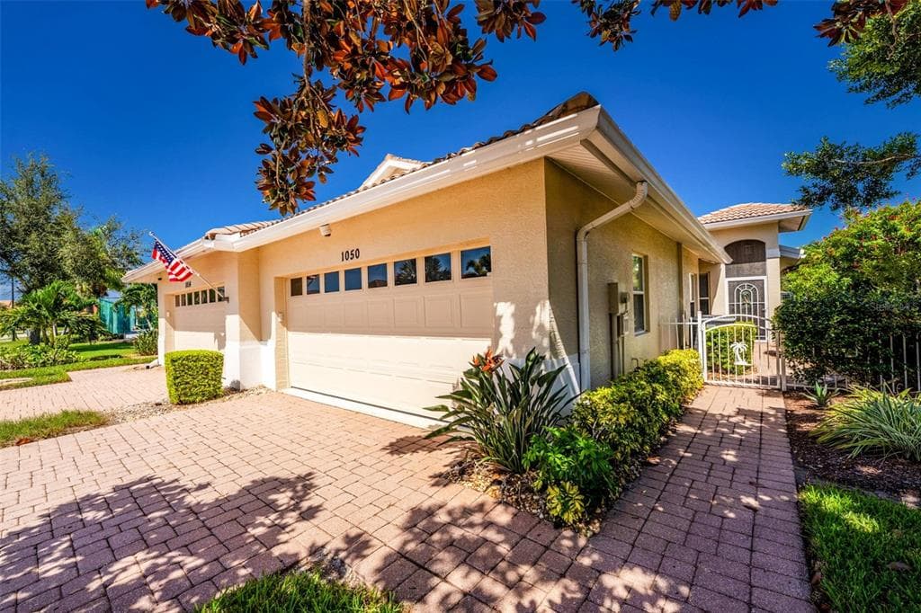 1050 YOSEMITE DRIVE photo 3