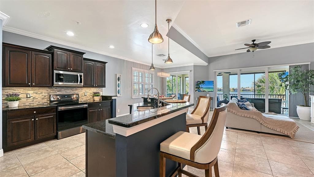 1041 RIVERSCAPE STREET 1041 photo 23