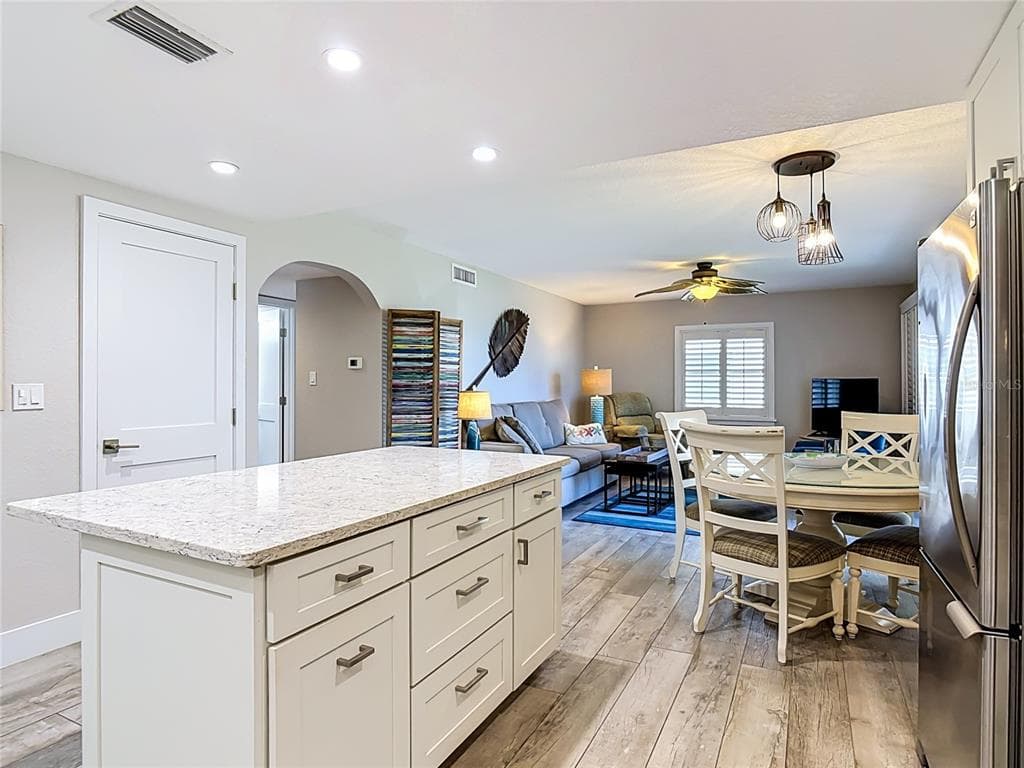4495 S ATLANTIC AVENUE 1010 photo 8