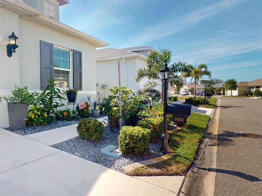 24313 WESTGATE BOULEVARD photo 4