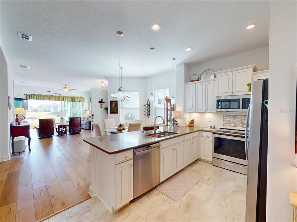 24313 WESTGATE BOULEVARD photo 25