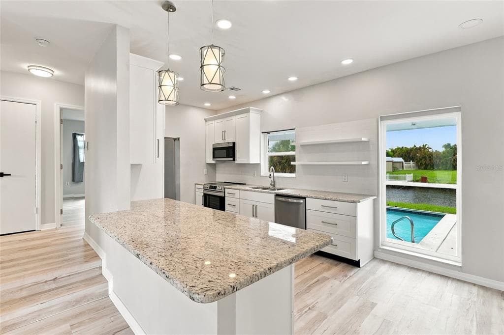 6488 ANGLE PLACE photo 5