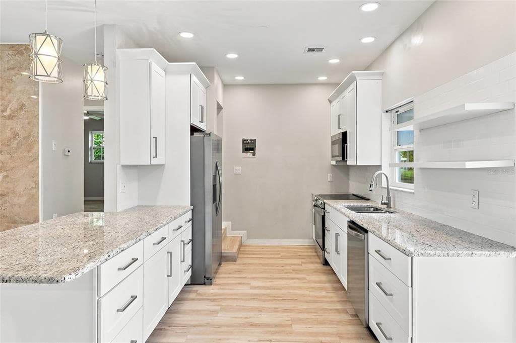 6488 ANGLE PLACE photo 8