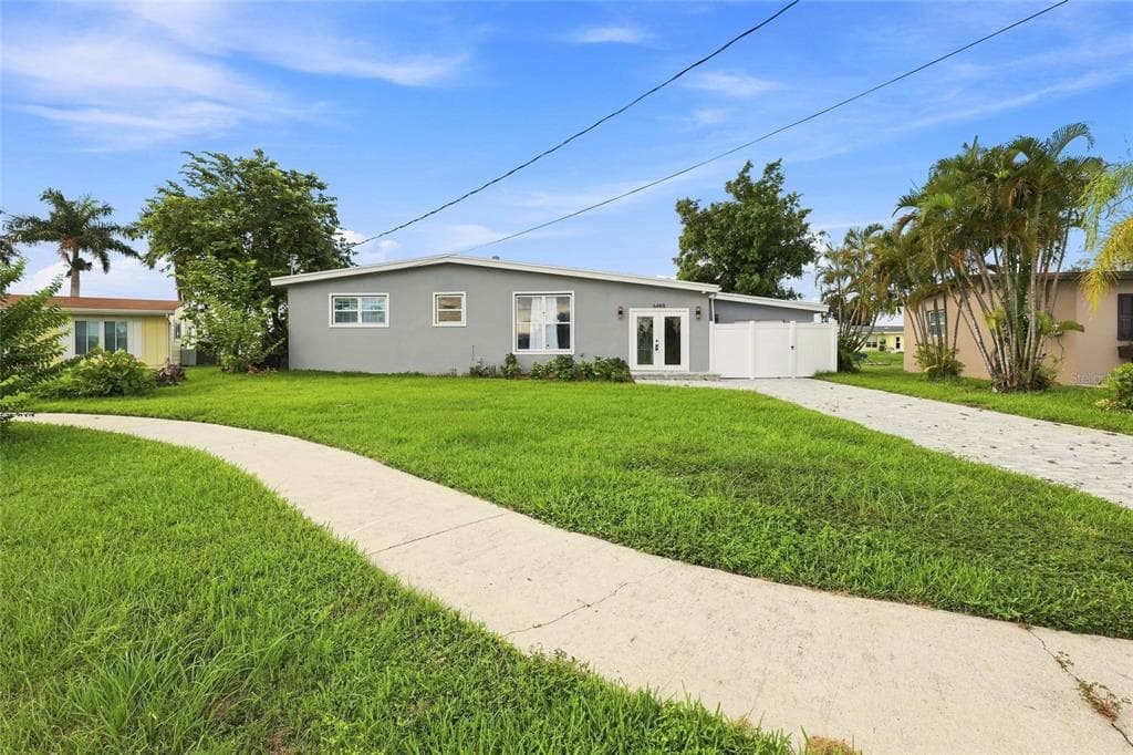 6488 ANGLE PLACE photo 21