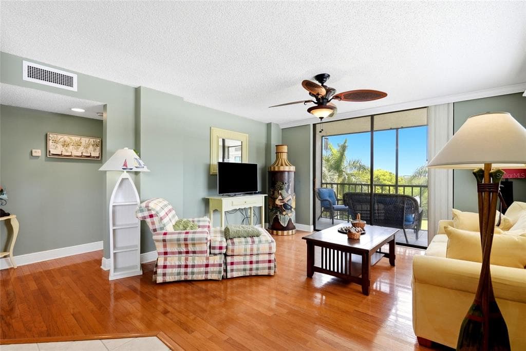 1328 PASADENA AVENUE S 308 photo 9