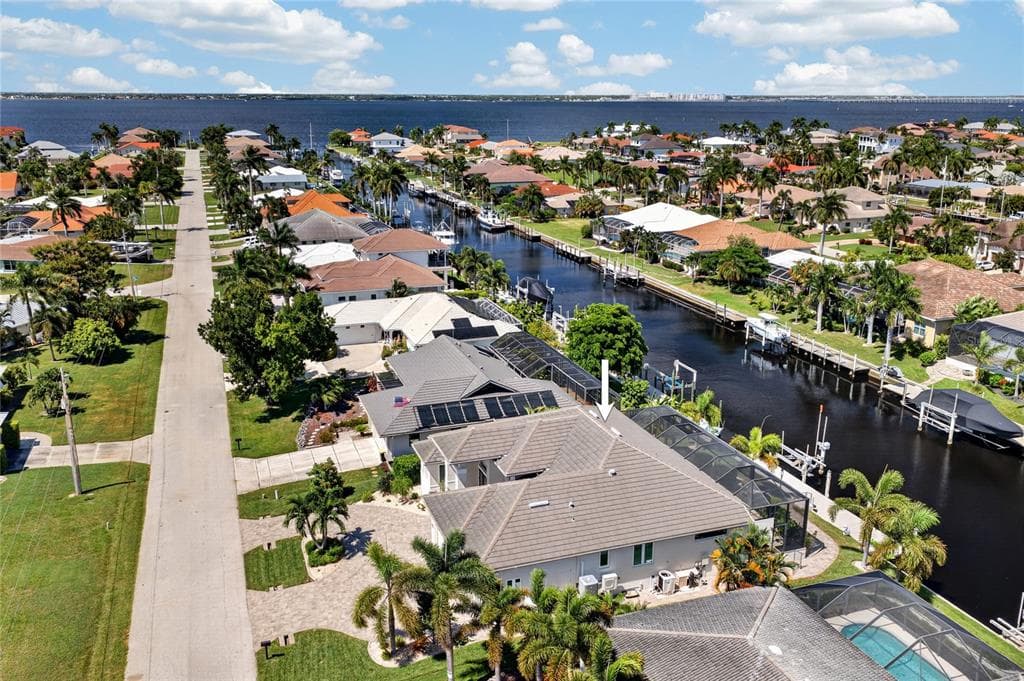 76 HIBISCUS DRIVE photo 3