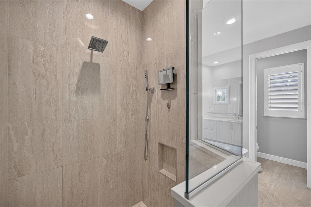 76 HIBISCUS DRIVE photo 24