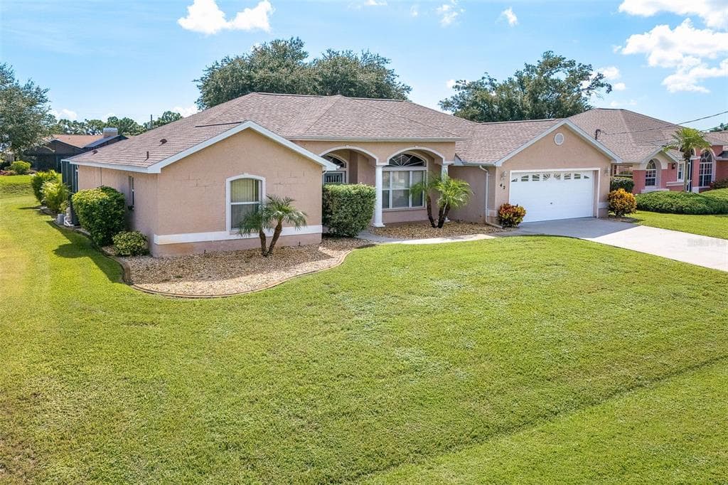 42 BROADMOOR LANE photo 1