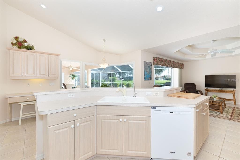 42 BROADMOOR LANE photo 10