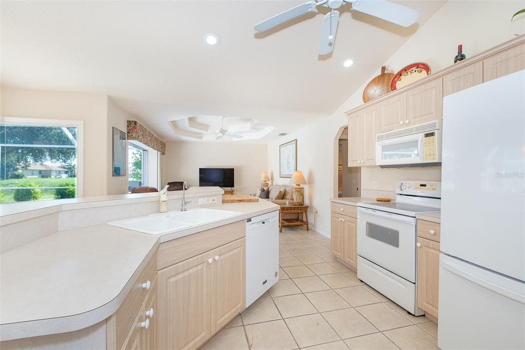 42 BROADMOOR LANE photo 11