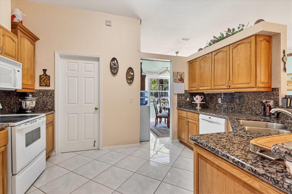 12004 SARTO LANE photo 23