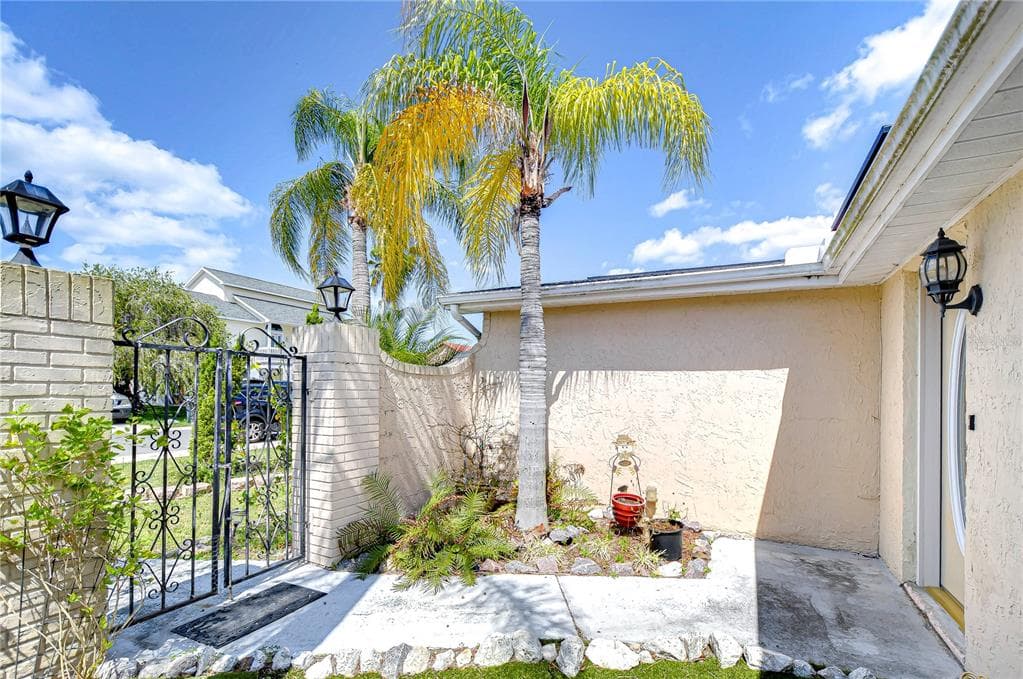 9826 ISLAND HARBOR DRIVE photo 18