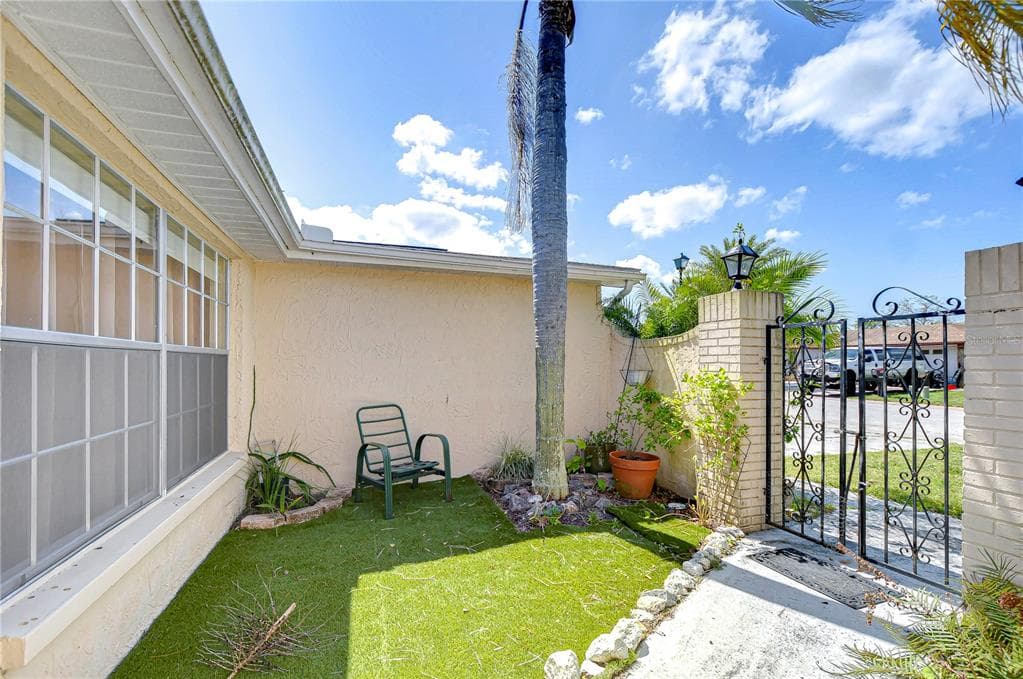 9826 ISLAND HARBOR DRIVE photo 19