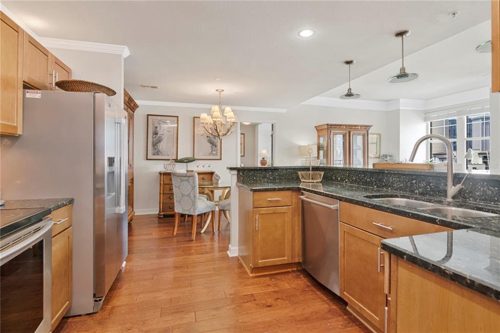 345 BAYSHORE BOULEVARD 808 photo 6