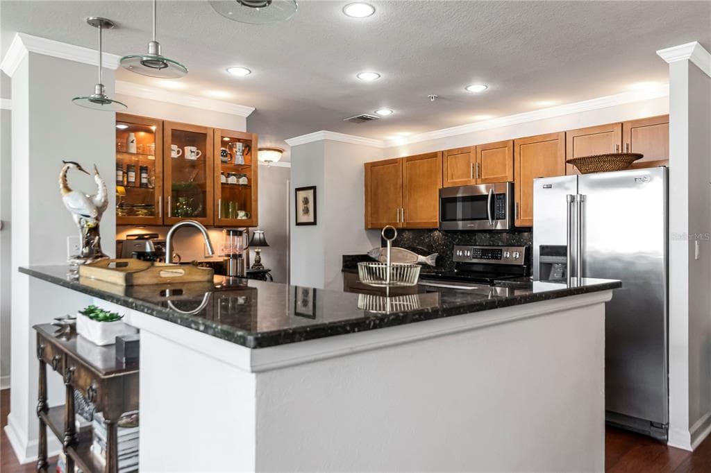 345 BAYSHORE BOULEVARD 808 photo 3