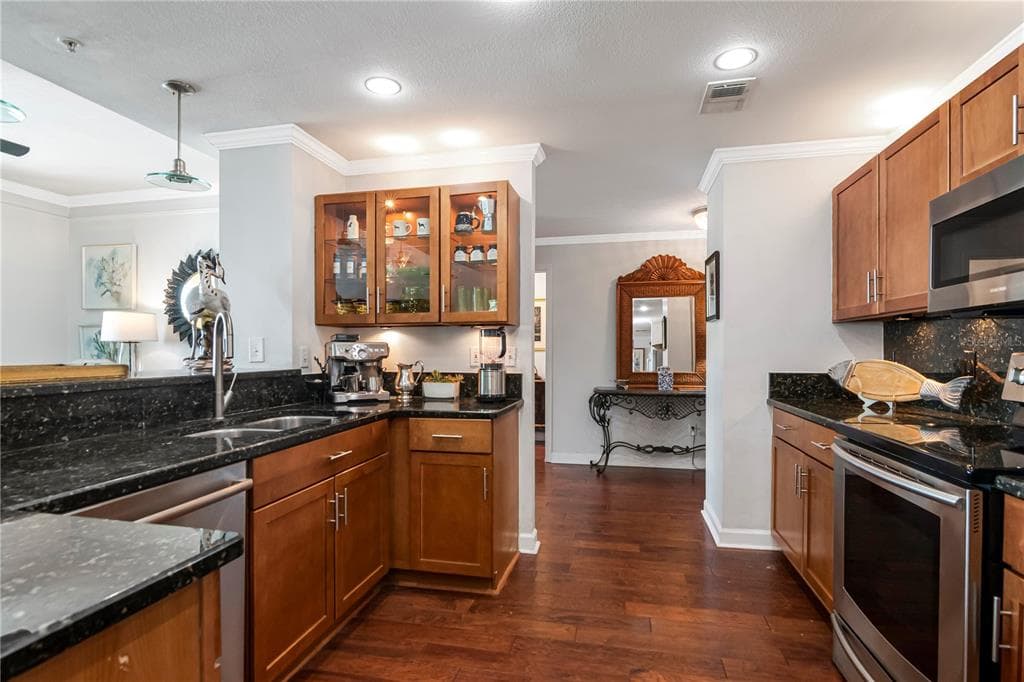 345 BAYSHORE BOULEVARD 808 photo 4