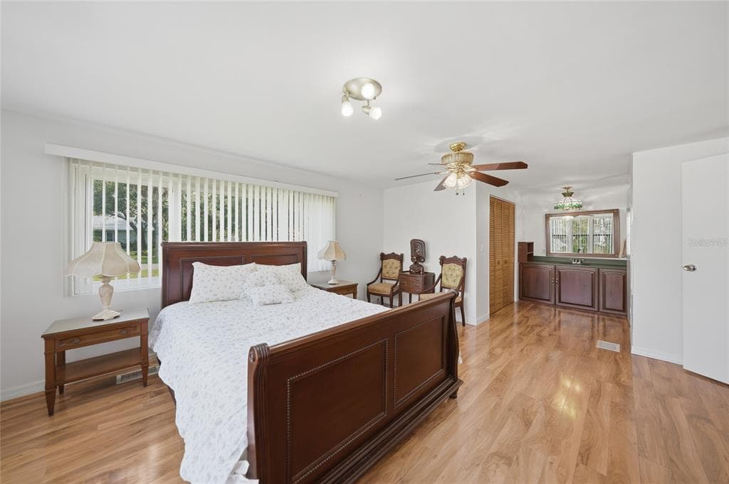 1230 SEAHORSE LANE photo 13