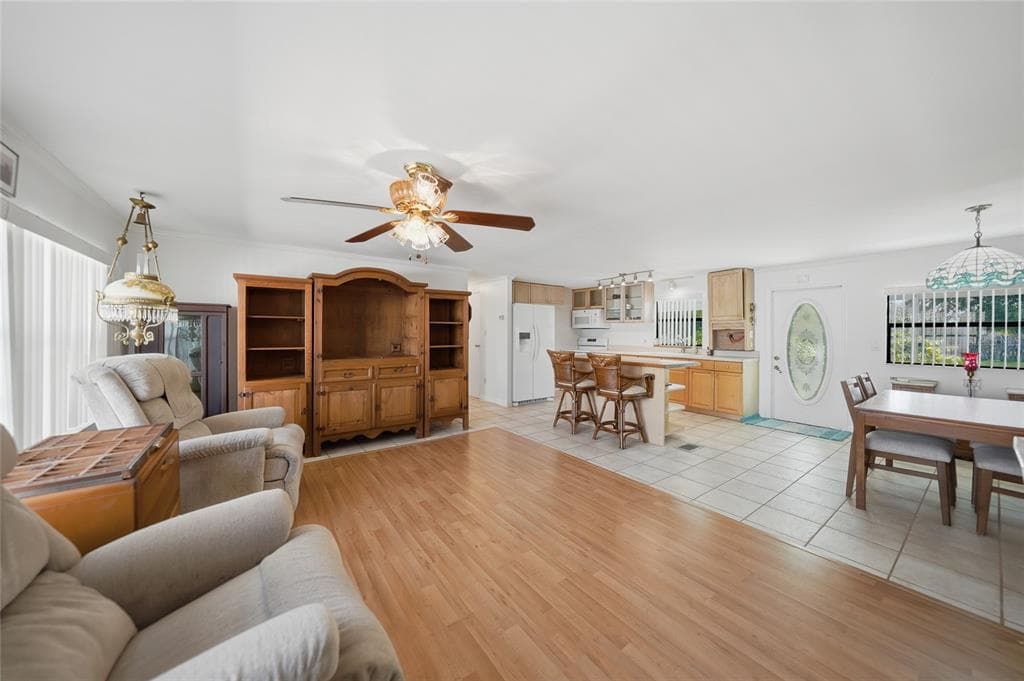 1230 SEAHORSE LANE photo 3