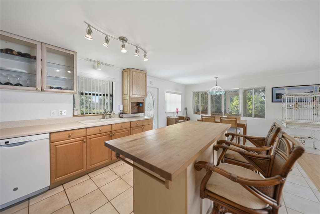 1230 SEAHORSE LANE photo 10