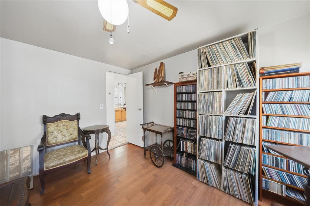 1230 SEAHORSE LANE photo 18