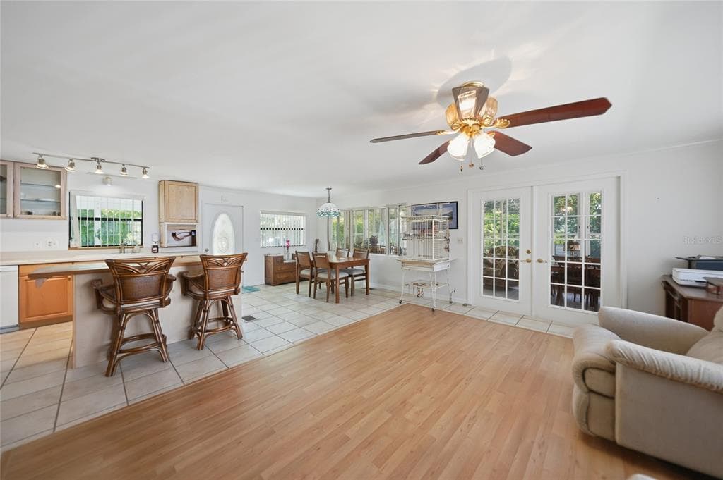 1230 SEAHORSE LANE photo 4