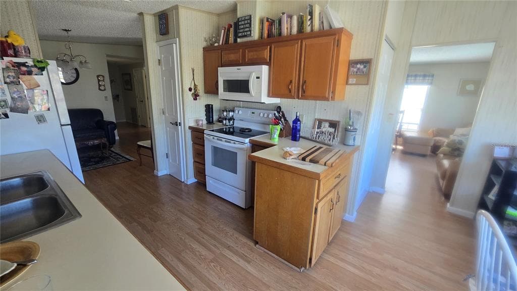 47-49 HATCHETT CREEK ROAD photo 23