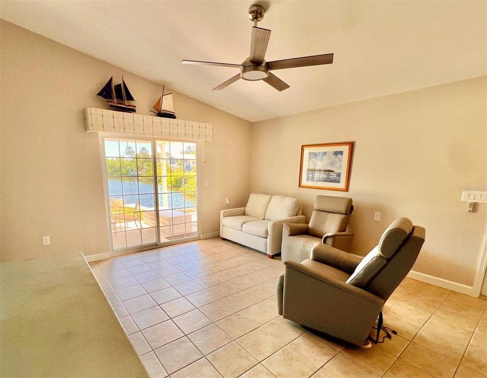 47-49 HATCHETT CREEK ROAD photo 5