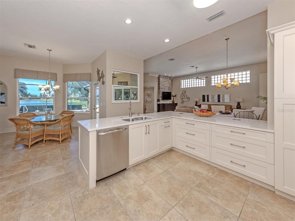 406 WELLINGTON COURT photo 16