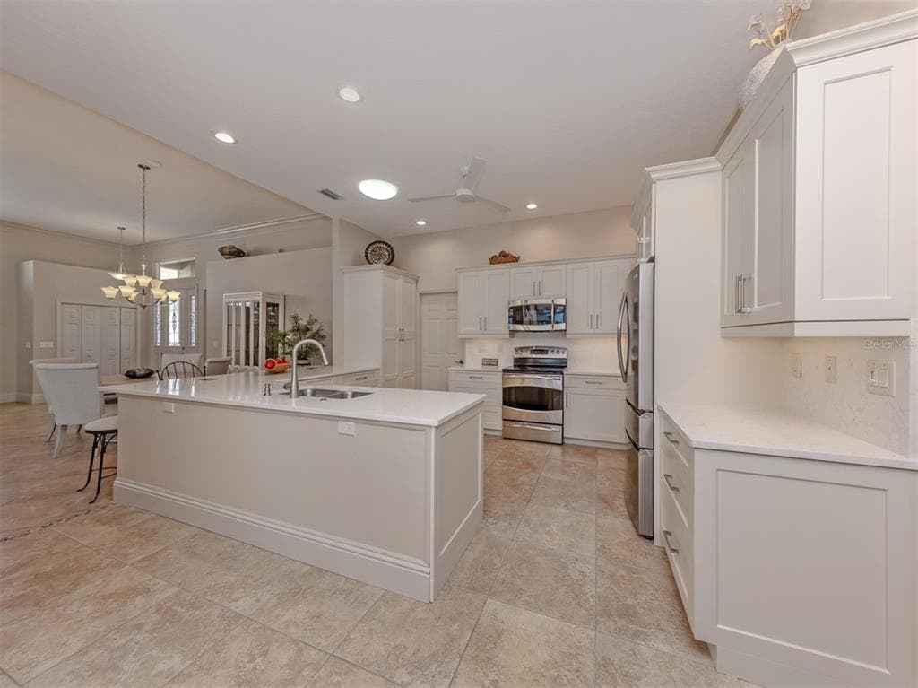 406 WELLINGTON COURT photo 12